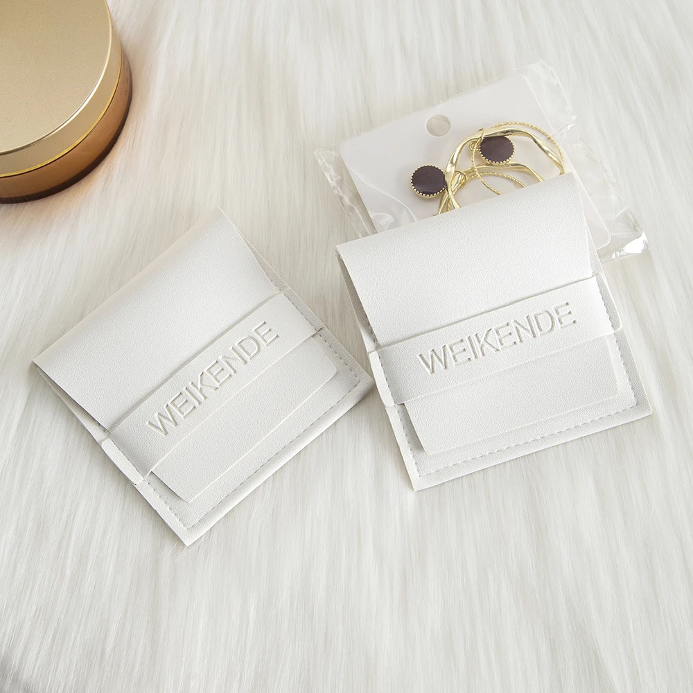 PU Leather Jewelry Bag Travel Organizer Custom Logo Pocket Flap Storage Pouch for Earrings Ring Necklaces Bracelets Wedding Gift
PU Leather Jewelry Bag Travel Organizer Custom Logo Pocket Flap Storage Pouch for Earrings Ring Necklaces Bracelets Wedding Gift