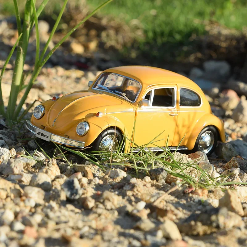 1:36 1967 VOLKSWAGEN Beetle Classic Mini Car Alloy Car Model Diecasts Metal Toy Car Model Simulation Miniature Scale
1:36 1967 VOLKSWAGEN Beetle Classic Mini Car Alloy Car Model Diecasts Metal Toy Car Model Simulation Miniature Scale