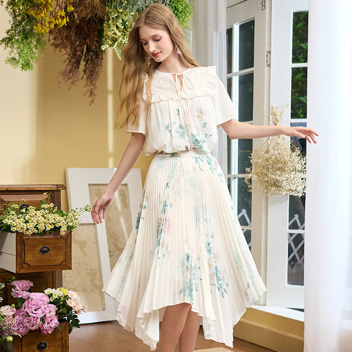 Van Gogh-inspired floral print irregular pleated skirt for women
Van Gogh-inspired floral print irregular pleated skirt for women