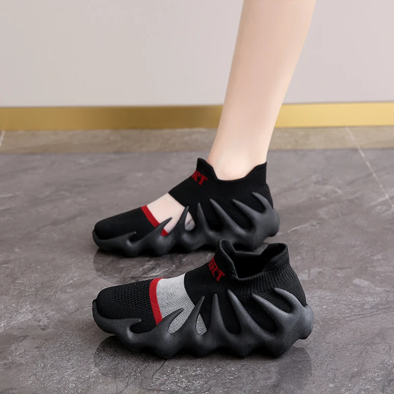 Sports shoes women Spring and Autumn 2024 new net surface running non-slip lightweight breathable mesh shoes
Sports shoes women Spring and Autumn 2024 new net surface running non-slip lightweight breathable mesh shoes