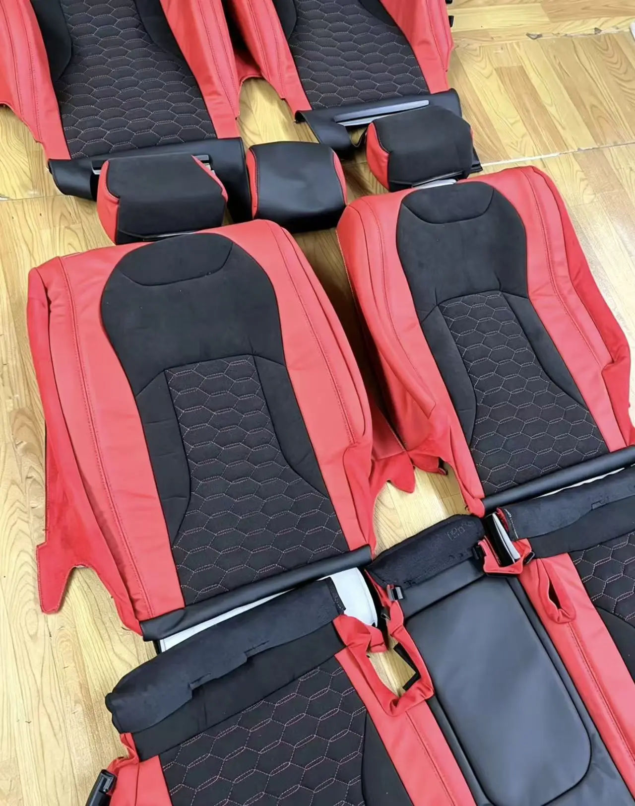 Non-Slip Bottom Leather Seat Cover for Lamborghini Two-Door Sports Car Direct Fit
Non-Slip Bottom Leather Seat Cover for Lamborghini Two-Door Sports Car Direct Fit