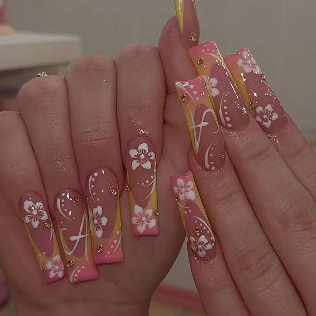 24Pcs French Yellow Gradient Flowers Wearable Coffin Fake Nail Tips Long Ballerina False Nails Press on Nails Art Manicure
24Pcs French Yellow Gradient Flowers Wearable Coffin Fake Nail Tips Long Ballerina False Nails Press on Nails Art Manicure