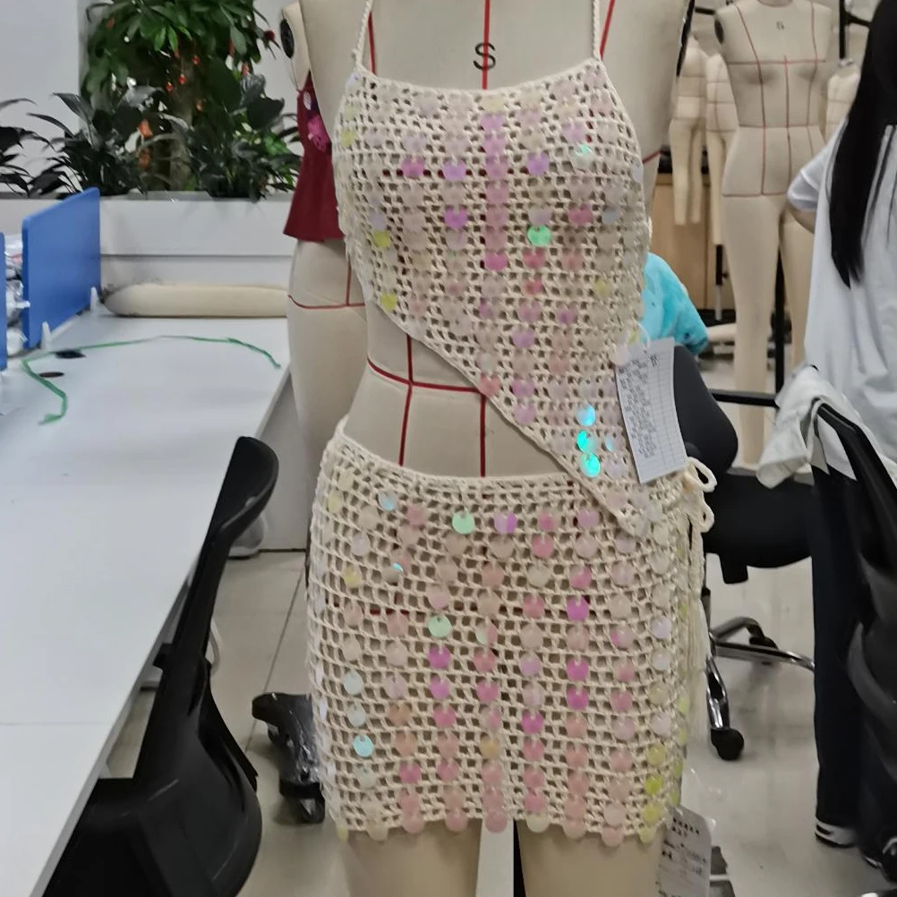 Women's 2PCS Knit Skirt Outfits Sleeveless Halter Neck Backless Hollow Out Sequins Tank Tops with Mini Skirt Set
Women's 2PCS Knit Skirt Outfits Sleeveless Halter Neck Backless Hollow Out Sequins Tank Tops with Mini Skirt Set