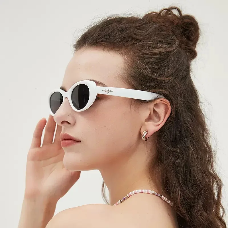 Triangle cat eye ins style sunglasses women's fashion small frame glasses men's UV protection driving sunglasses fashion wearing
Triangle cat eye ins style sunglasses women's fashion small frame glasses men's UV protection driving sunglasses fashion wearing