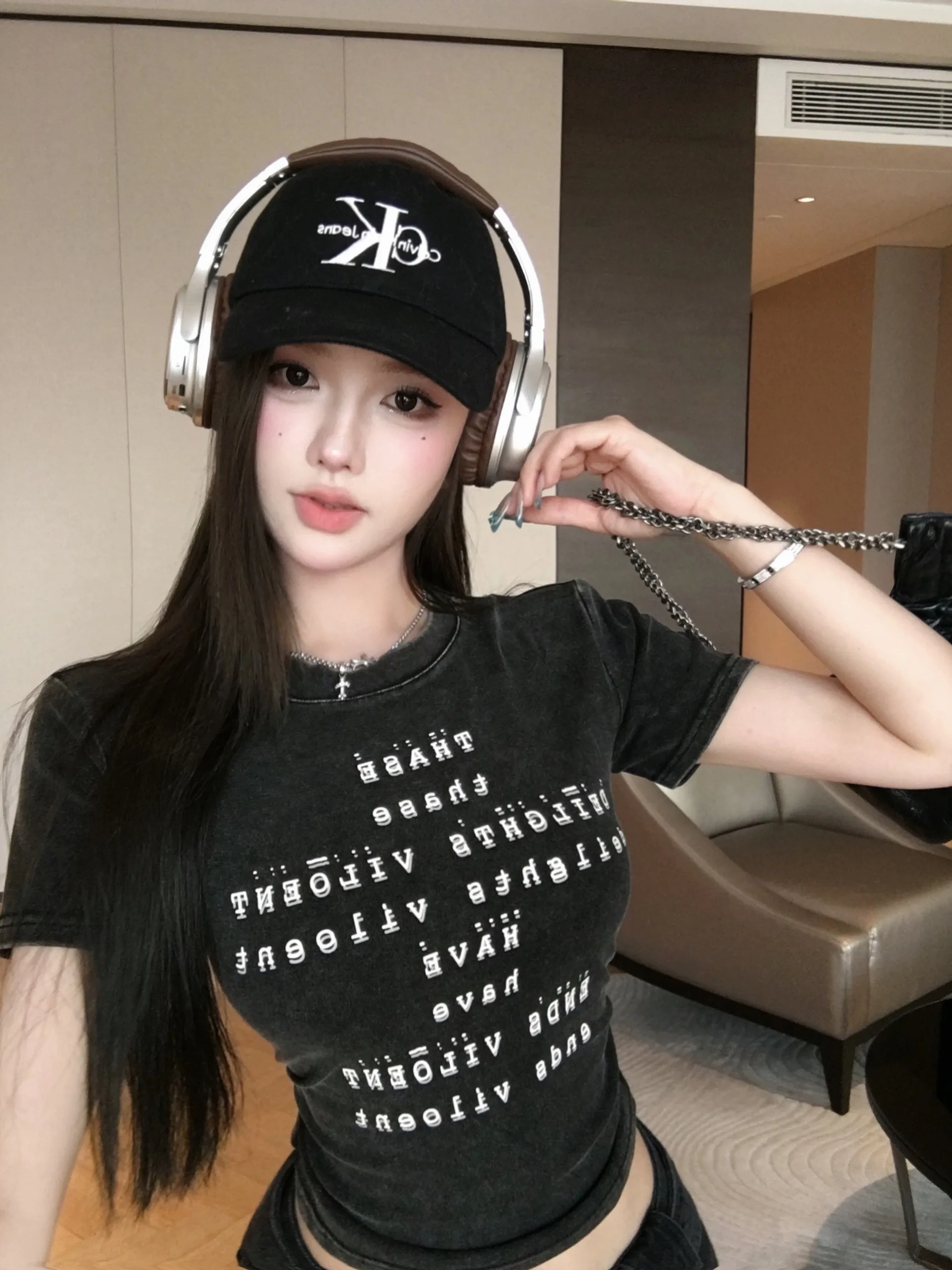 Sexy Short Sleeve T-Shirt Women's Design Korean Style Letter Print Black Tight Fit Short Length Sexy Top Korean Style Commute
Sexy Short Sleeve T-Shirt Women's Design Korean Style Letter Print Black Tight Fit Short Length Sexy Top Korean Style Commute