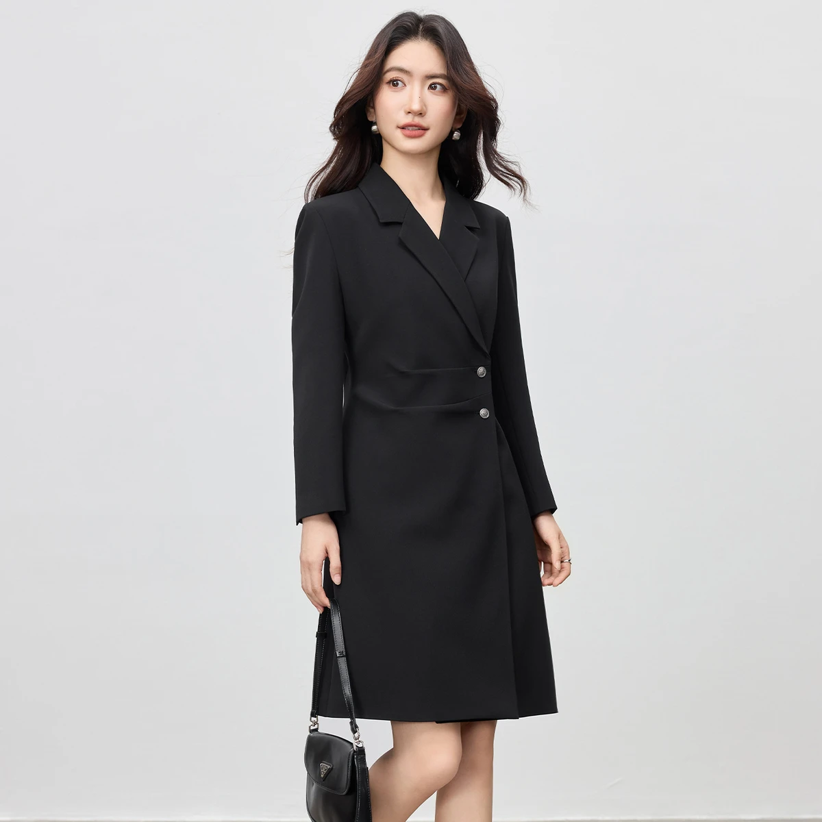 SENTUBILA Women's Long Sleeve Blazer Dress 2026 Autumn Simple Black Notched Collar Shoulder Dresses Office Lady 153LC3124
SENTUBILA Women's Long Sleeve Blazer Dress 2026 Autumn Simple Black Notched Collar Shoulder Dresses Office Lady 153LC3124