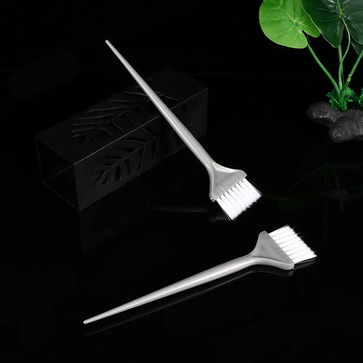 5Pcs Soft Touch Hair Dye Brush Kit for Hair Coloring Oil Treatment Application Salon Home DIY Styling Applicator Accessory
5Pcs Soft Touch Hair Dye Brush Kit for Hair Coloring Oil Treatment Application Salon Home DIY Styling Applicator Accessory