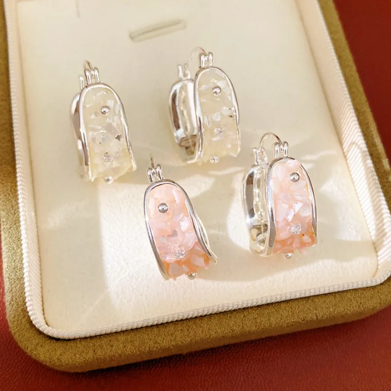 Fashion Zircon Shell U-shaped Ear Buckles Women Sweet Light Luxury All-match Earrings Senior Sense Ear Jewelry Wholesale
Fashion Zircon Shell U-shaped Ear Buckles Women Sweet Light Luxury All-match Earrings Senior Sense Ear Jewelry Wholesale