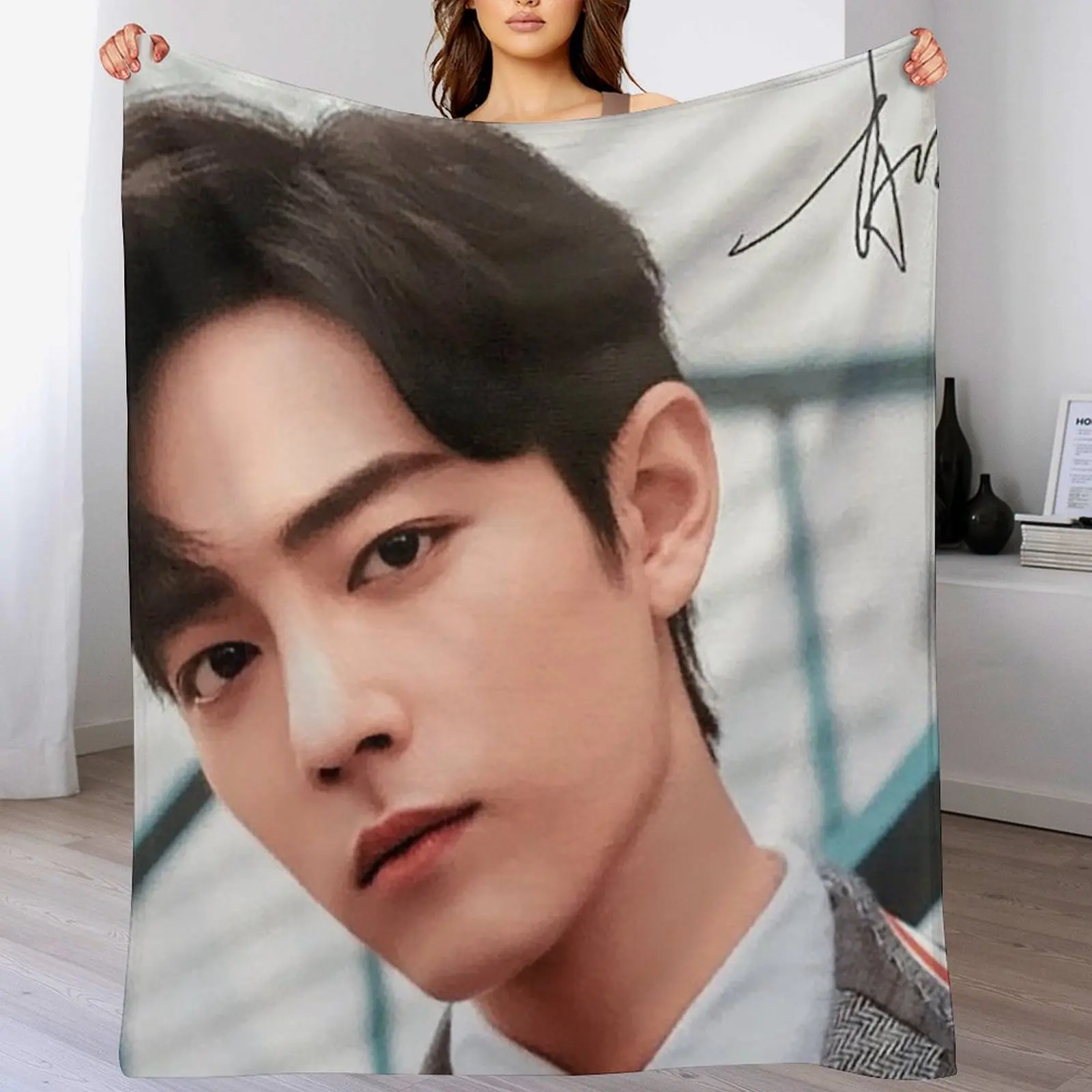 New xiao zhan with signature Throw Blanket Winter beds Loose Luxury Brand Blankets
New xiao zhan with signature Throw Blanket Winter beds Loose Luxury Brand Blankets