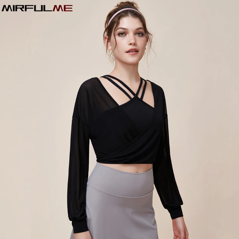 Women Loose Thin Yoga Shirt Long Sleeves Sport T-Shirt Mesh Breathable Running Sweatshirts V-Shaped Gym Fitness Top Smock Female
Women Loose Thin Yoga Shirt Long Sleeves Sport T-Shirt Mesh Breathable Running Sweatshirts V-Shaped Gym Fitness Top Smock Female