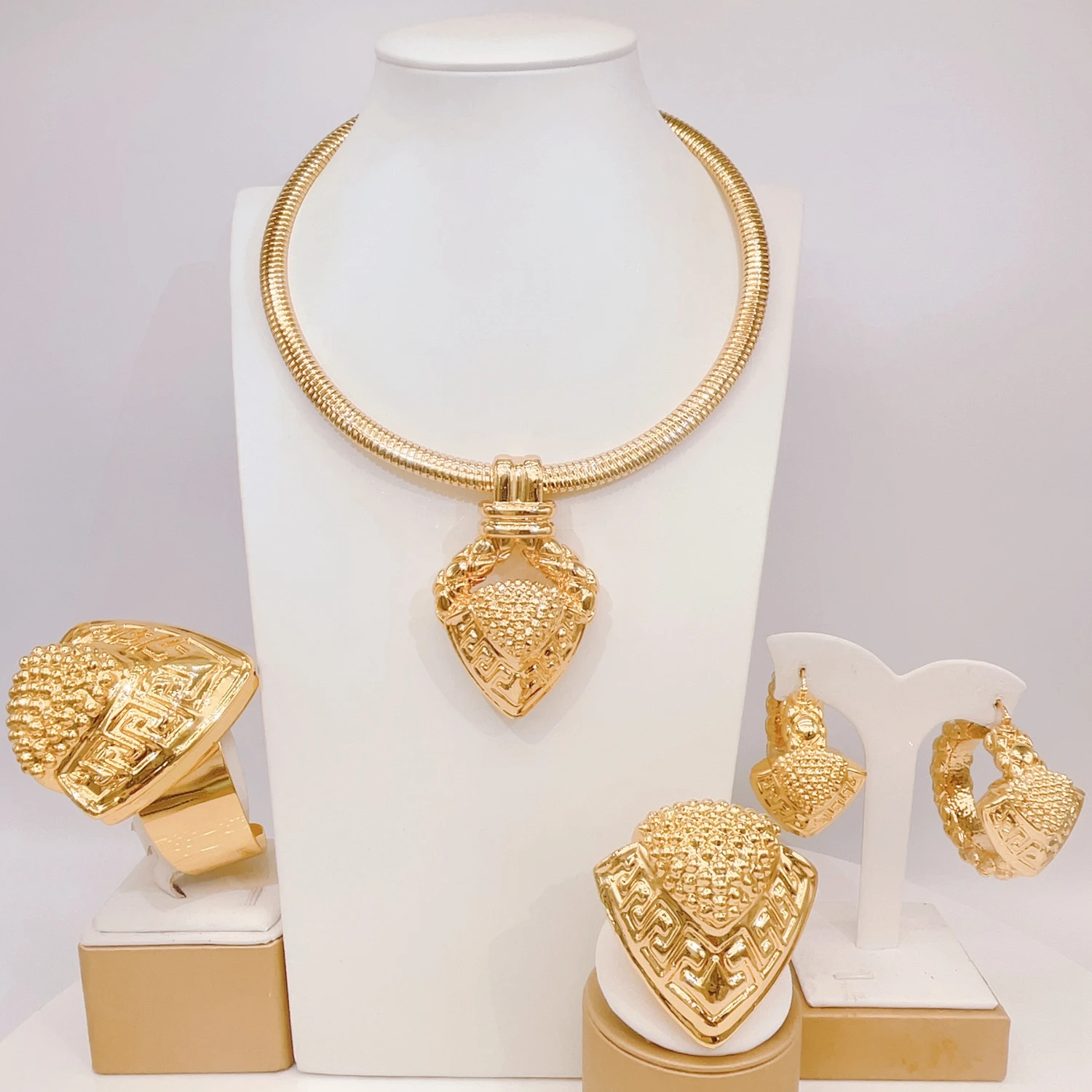 New In Luxury Design Jewelry Set for Women 24k Gold Color Big Pendant Necklace and Earrings Bridal Weddings Nigerian Accessories
New In Luxury Design Jewelry Set for Women 24k Gold Color Big Pendant Necklace and Earrings Bridal Weddings Nigerian Accessories