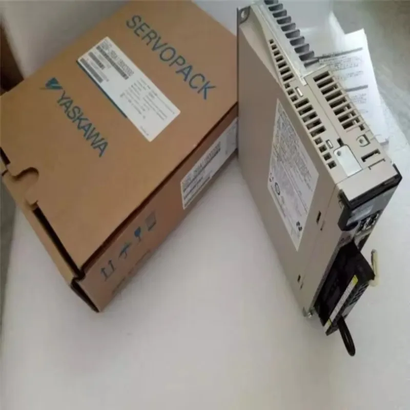 Brand New 1PC SGDVR70A11A002000 Driver New In Box Expedited For PLC
Brand New 1PC SGDVR70A11A002000 Driver New In Box Expedited For PLC