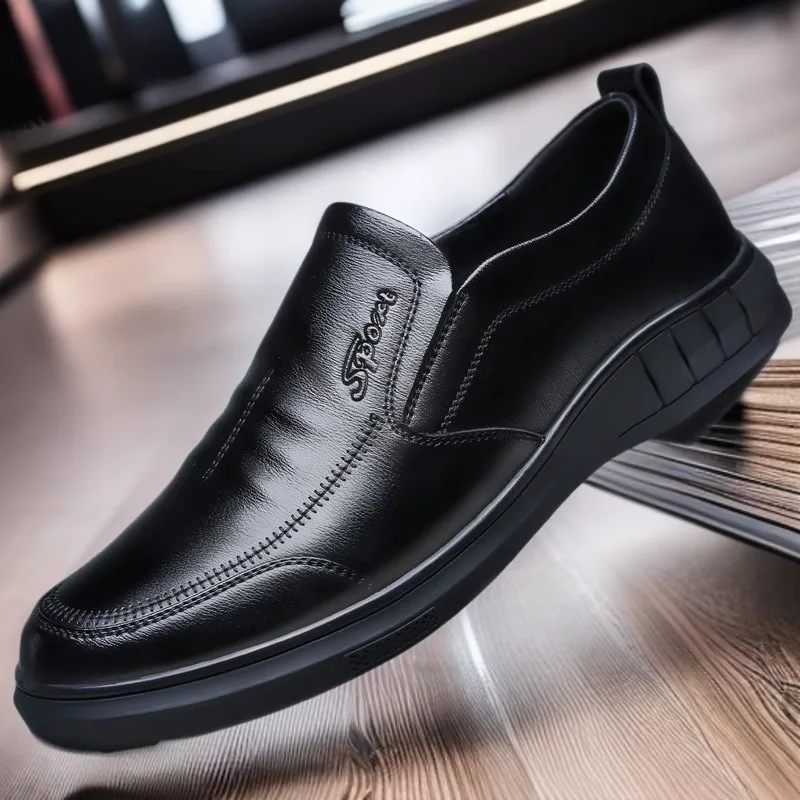 Summer soft-soled leather shoes, formal wear, comfortable and casual shoes, trendy and fashionable business breathable loafers
Summer soft-soled leather shoes, formal wear, comfortable and casual shoes, trendy and fashionable business breathable loafers