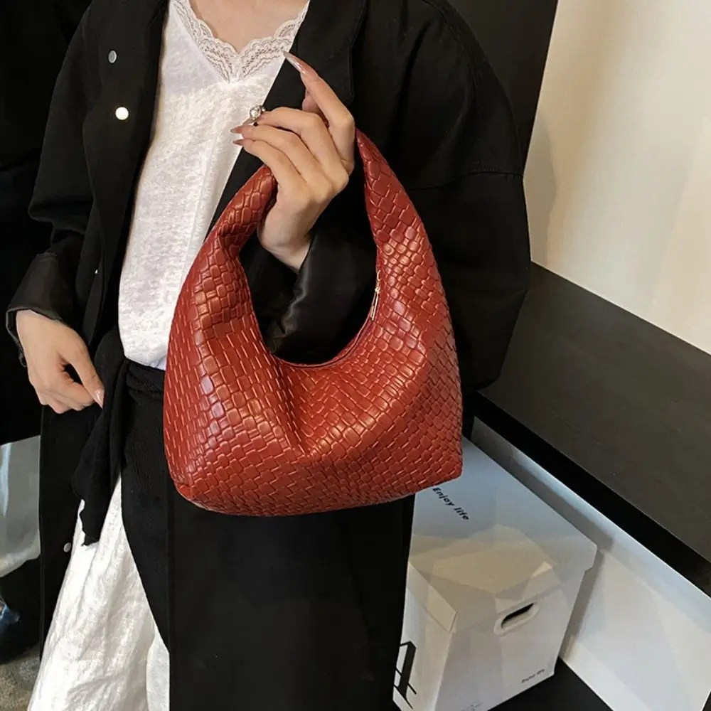 Simple Pu Weave Bag Black Red Pu Leather Handbag Fashionable Purse Crescent Bag Girls
Simple Pu Weave Bag Black Red Pu Leather Handbag Fashionable Purse Crescent Bag Girls