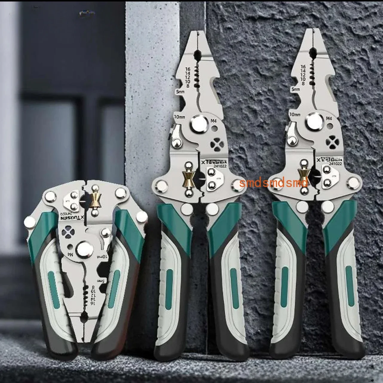 Industrial grade 12-in-1 foldable multifunctional wire strippers can be screwed
Industrial grade 12-in-1 foldable multifunctional wire strippers can be screwed