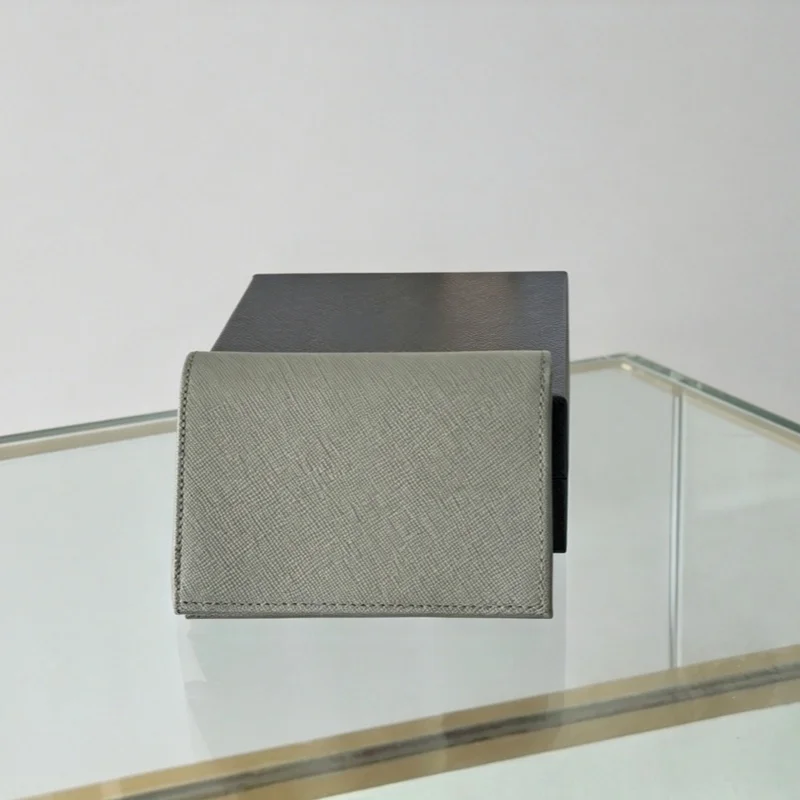 Brand Discount Portable and Easy To Carry High-End Couple Card Holder Genuine Leather Wallet Perfect Gift 1MV021 Short Wallet
Brand Discount Portable and Easy To Carry High-End Couple Card Holder Genuine Leather Wallet Perfect Gift 1MV021 Short Wallet