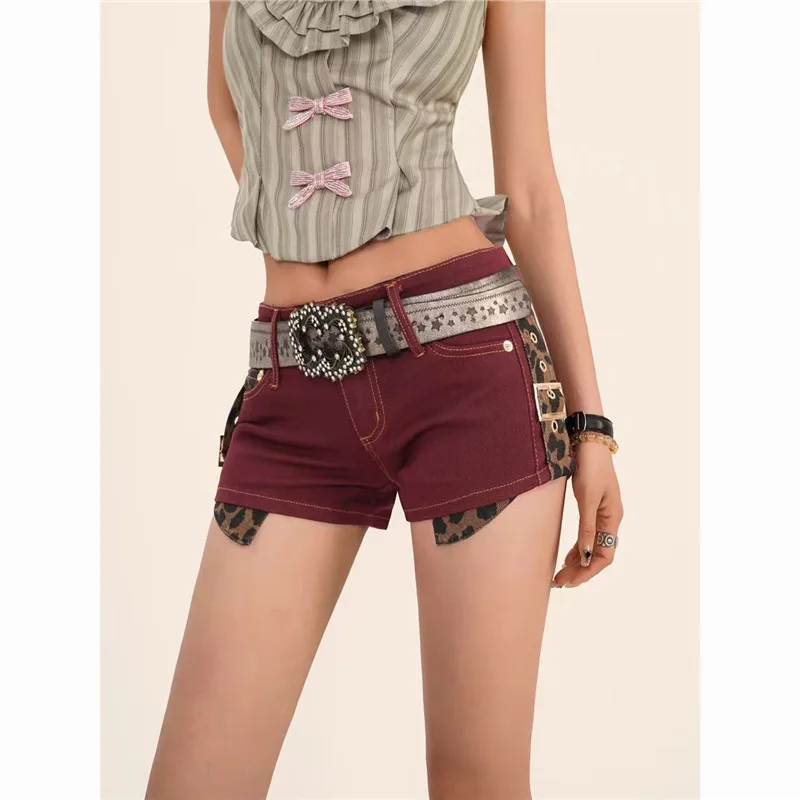 Low Waist Y2K Flared Shorts Women's Retro American Splicing Hot Pink Denim Low Waist A-Line Miniature Jeans Spring 2025
Low Waist Y2K Flared Shorts Women's Retro American Splicing Hot Pink Denim Low Waist A-Line Miniature Jeans Spring 2025