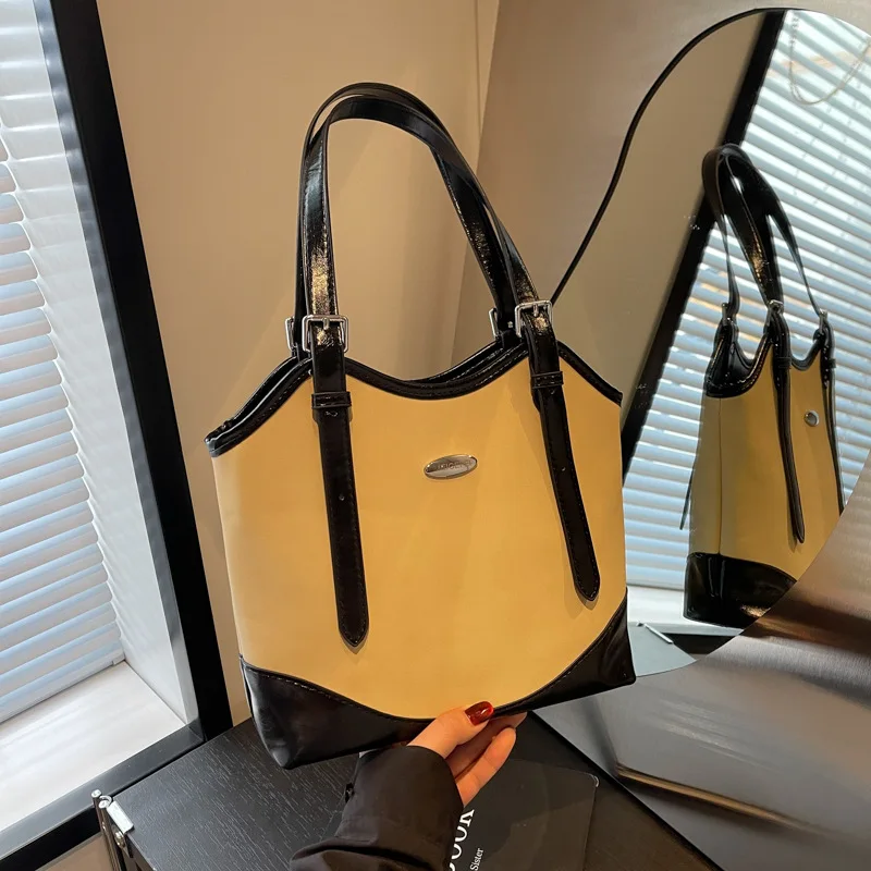 New Simple Tote Bag Large Capacity Vintage Shoulder Bag Casual Versatile Handbag Women's Bag
New Simple Tote Bag Large Capacity Vintage Shoulder Bag Casual Versatile Handbag Women's Bag
