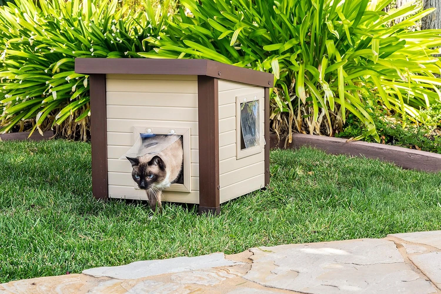 Outdoor Feral Cat House for Multiple Cats with Quick & Easy Assembly, 2 Vinyl Door Flaps Included
Outdoor Feral Cat House for Multiple Cats with Quick & Easy Assembly, 2 Vinyl Door Flaps Included
