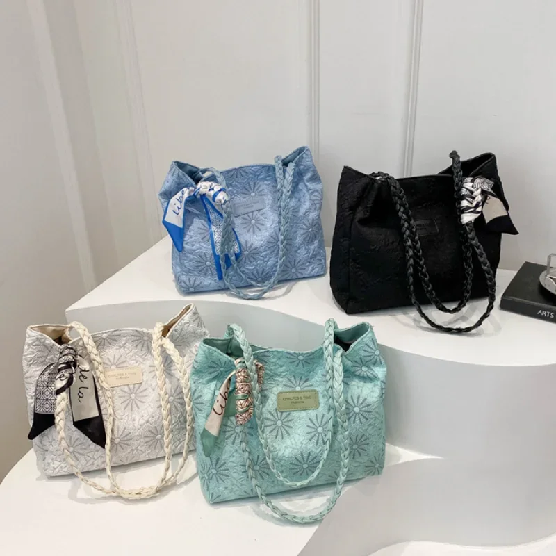 New Arrival Women's Large Capacity Handbag, Versatile Daily Commuter Shoulder Tote Bag
New Arrival Women's Large Capacity Handbag, Versatile Daily Commuter Shoulder Tote Bag