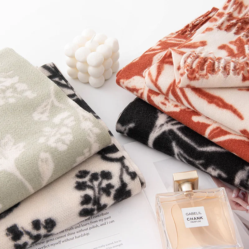 European and American Imitation Cashmere Printed Long Scarf for Women's Winter High-end Sense Shawl Versatile Couple Scarf
European and American Imitation Cashmere Printed Long Scarf for Women's Winter High-end Sense Shawl Versatile Couple Scarf