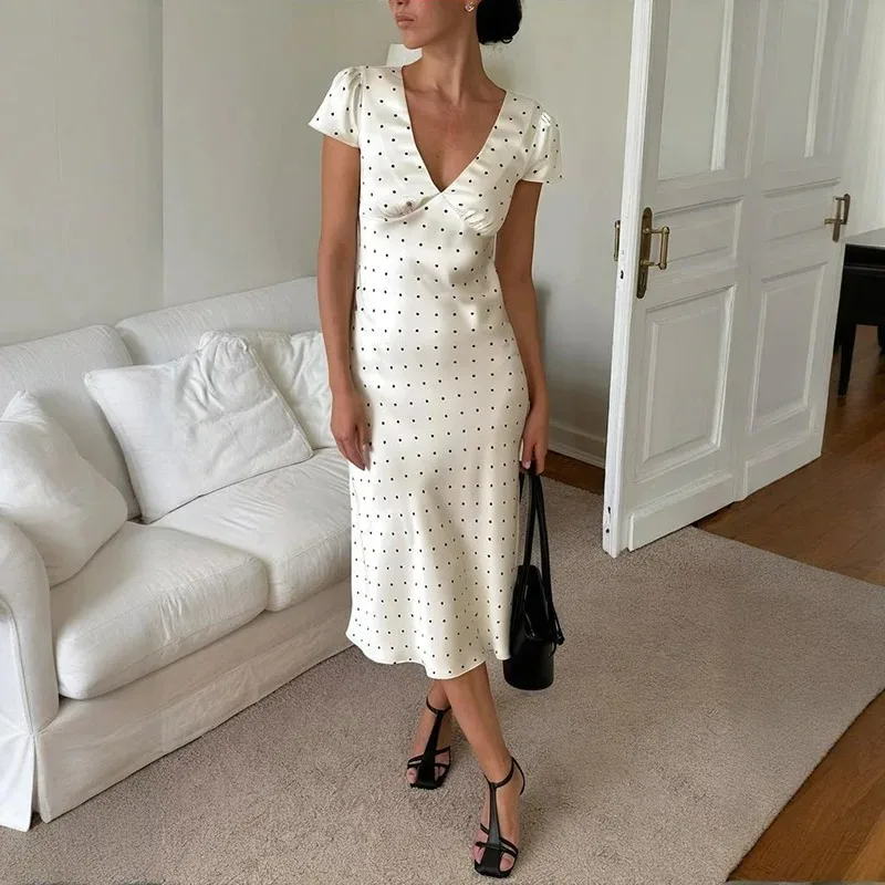 Satin Printed Long Dress Women's New Short Sleeve V neck Dress Casual Elegant Commuting Outfits High Waist Flower
Satin Printed Long Dress Women's New Short Sleeve V neck Dress Casual Elegant Commuting Outfits High Waist Flower