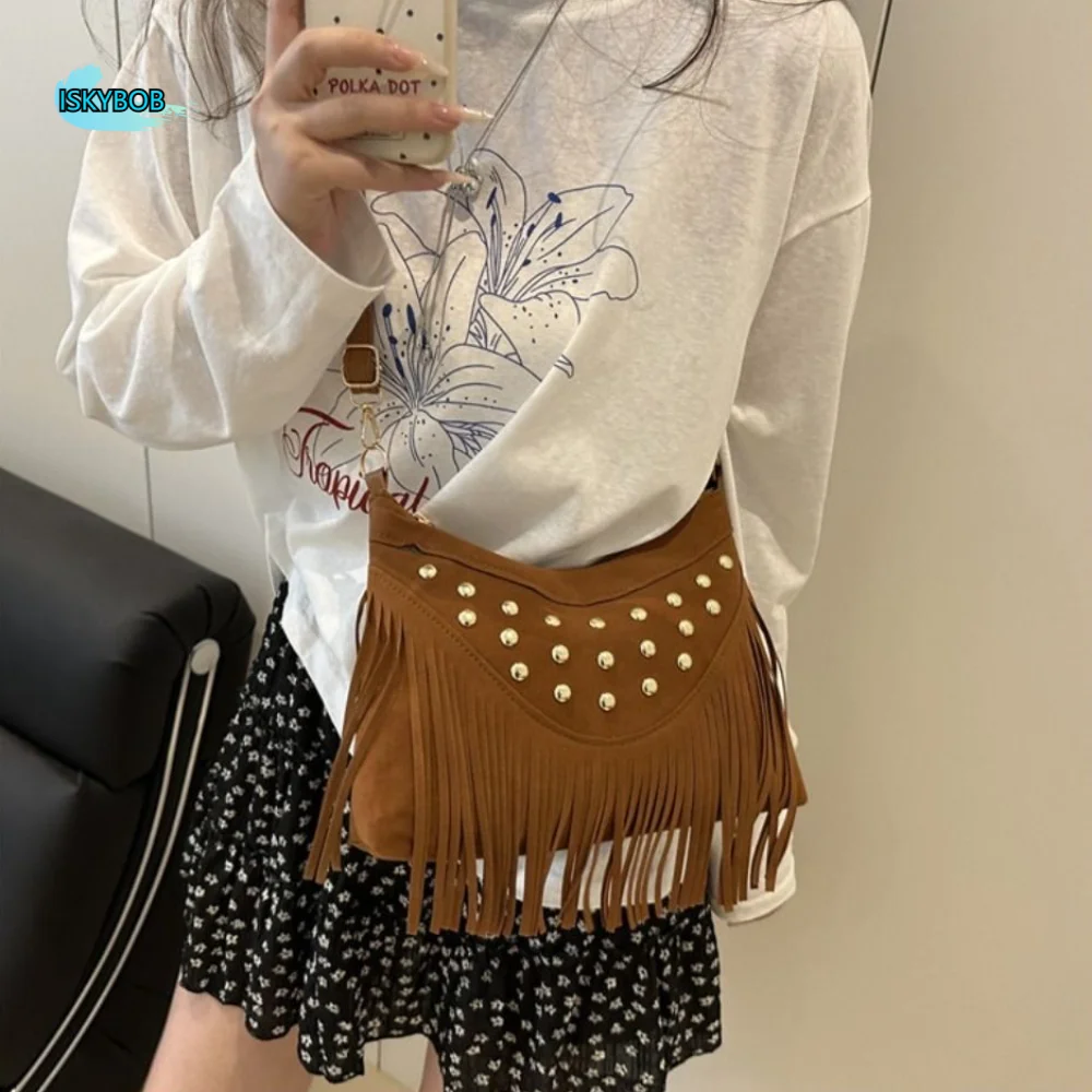 Trendy Vintage Rivet Shoulder Bag Tassel Boho Underarm Bag Zipper Suede Handbag Women
Trendy Vintage Rivet Shoulder Bag Tassel Boho Underarm Bag Zipper Suede Handbag Women
