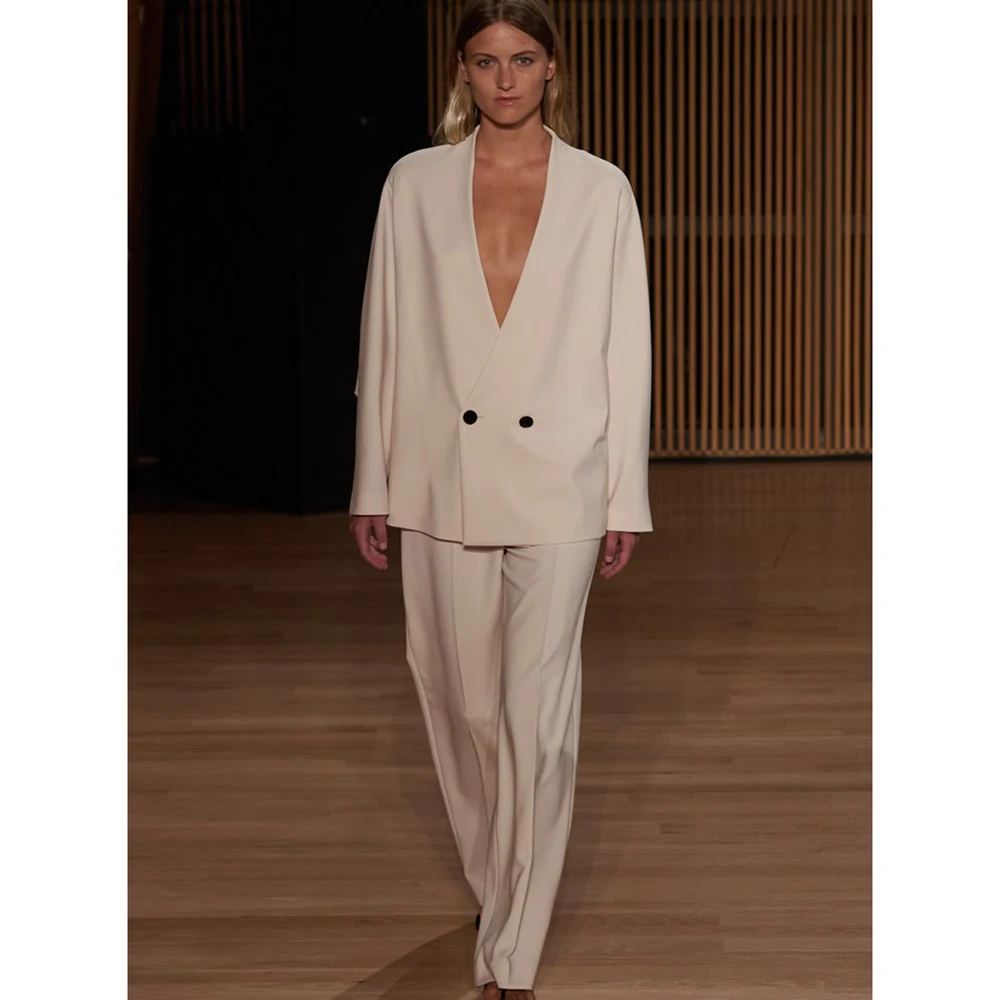 Relaxy V-Neck Design Women 's White Double-Breasted Blazer & Pants 2 Piece Set Loose Fit Office Casual Buisness Female Clothings
Relaxy V-Neck Design Women 's White Double-Breasted Blazer & Pants 2 Piece Set Loose Fit Office Casual Buisness Female Clothings