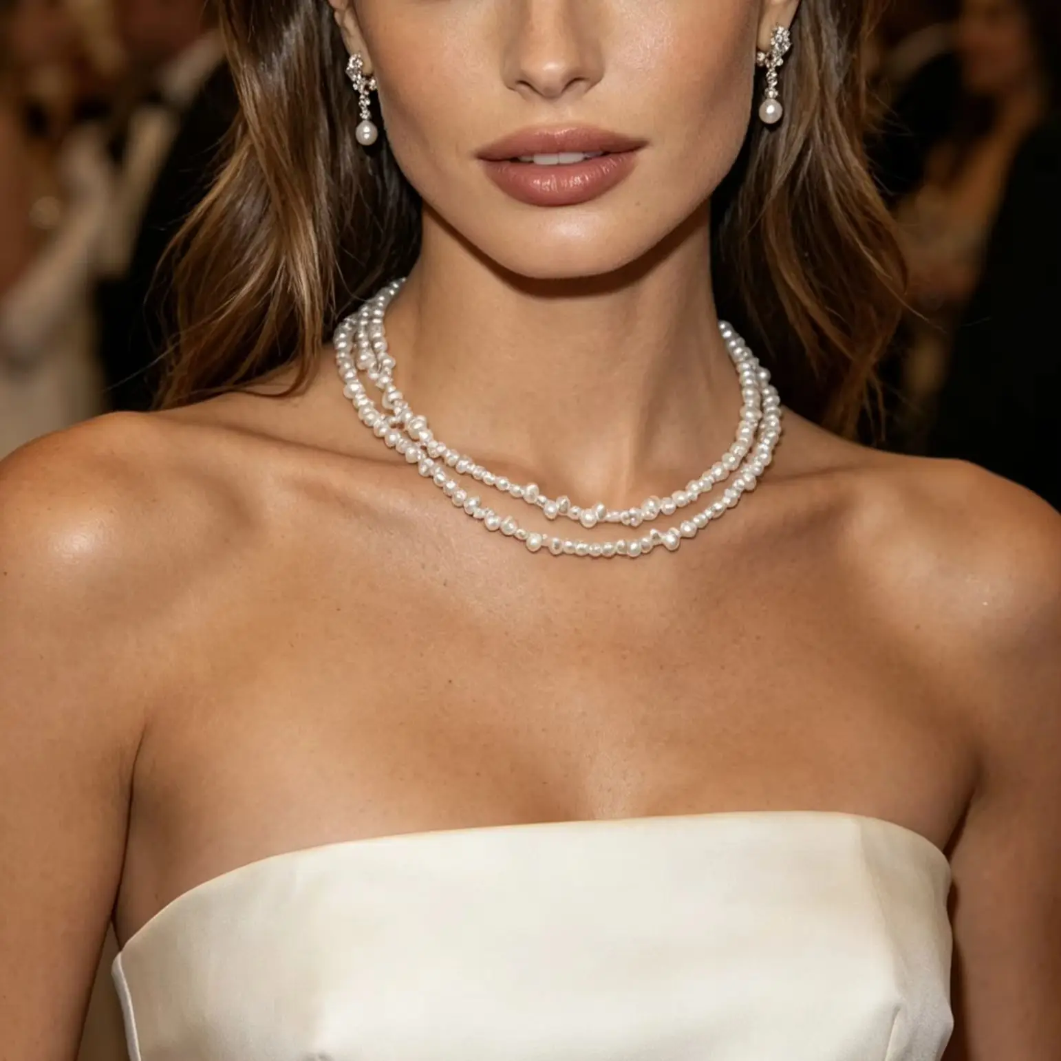 Two-Tier Handwoven Irregular Pearl Necklace Adjustable Extension Chain
Two-Tier Handwoven Irregular Pearl Necklace Adjustable Extension Chain