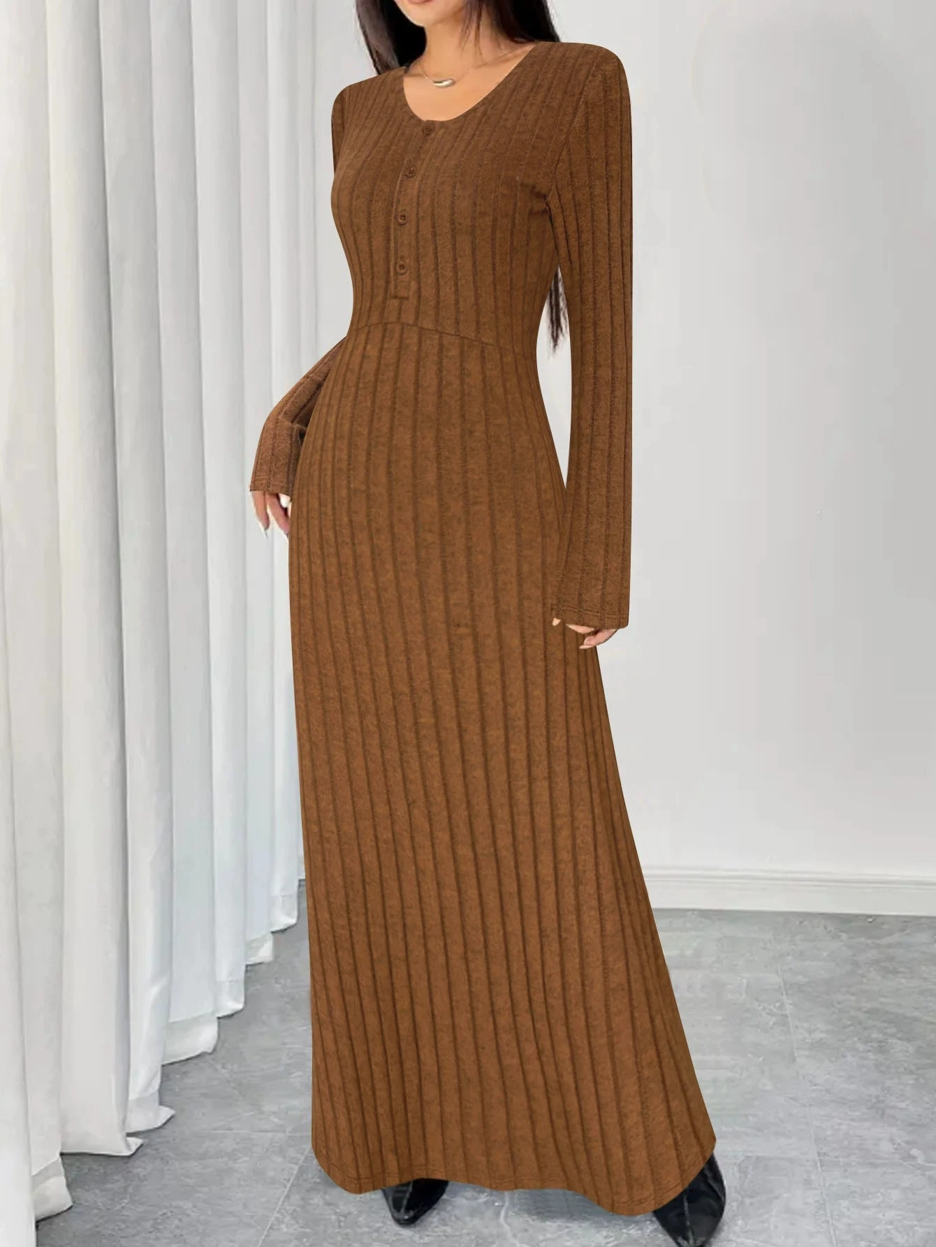 Temperament Elegant Long Dresses Women Simple Solid Color O Neck Buttons Slim Maxi Dress Autumn Winter Lady Commuting Vestidos
Temperament Elegant Long Dresses Women Simple Solid Color O Neck Buttons Slim Maxi Dress Autumn Winter Lady Commuting Vestidos