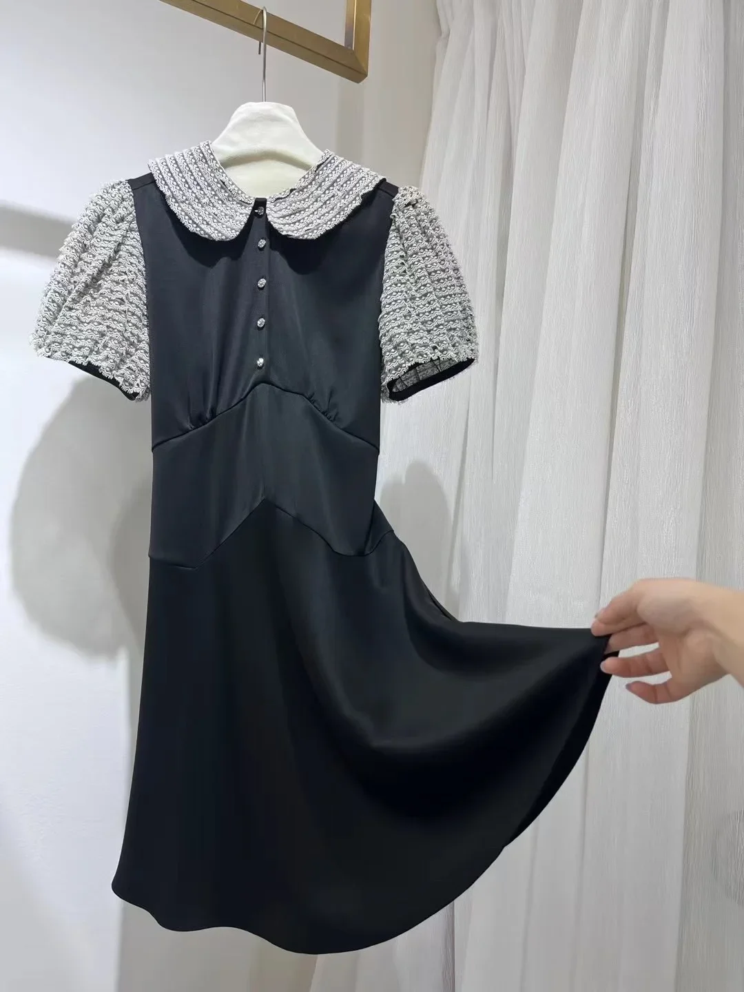 Lace Embroidery Patchwork Women Black Dress Summer Doll Collar Puff Sleeve High Waist Sweet Female Mini Robe 
Lace Embroidery Patchwork Women Black Dress Summer Doll Collar Puff Sleeve High Waist Sweet Female Mini Robe