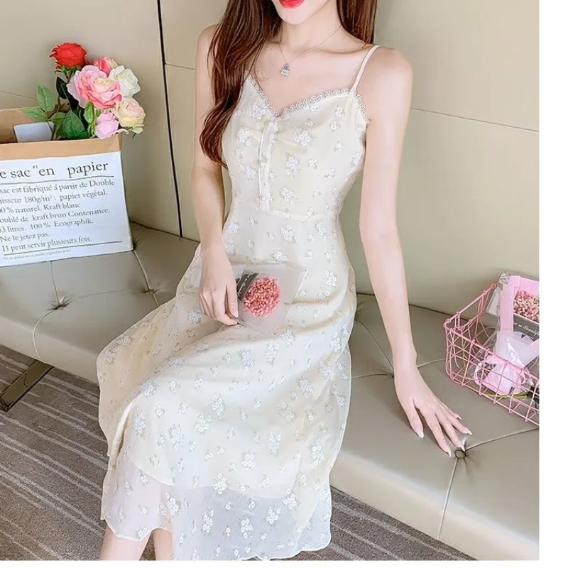 Women's Clothing Pullover Camisole Summer Flowers Lace Patchwork V-Neck Office Lady Flattering Minimalist Knee Skirts Dresses
Women's Clothing Pullover Camisole Summer Flowers Lace Patchwork V-Neck Office Lady Flattering Minimalist Knee Skirts Dresses