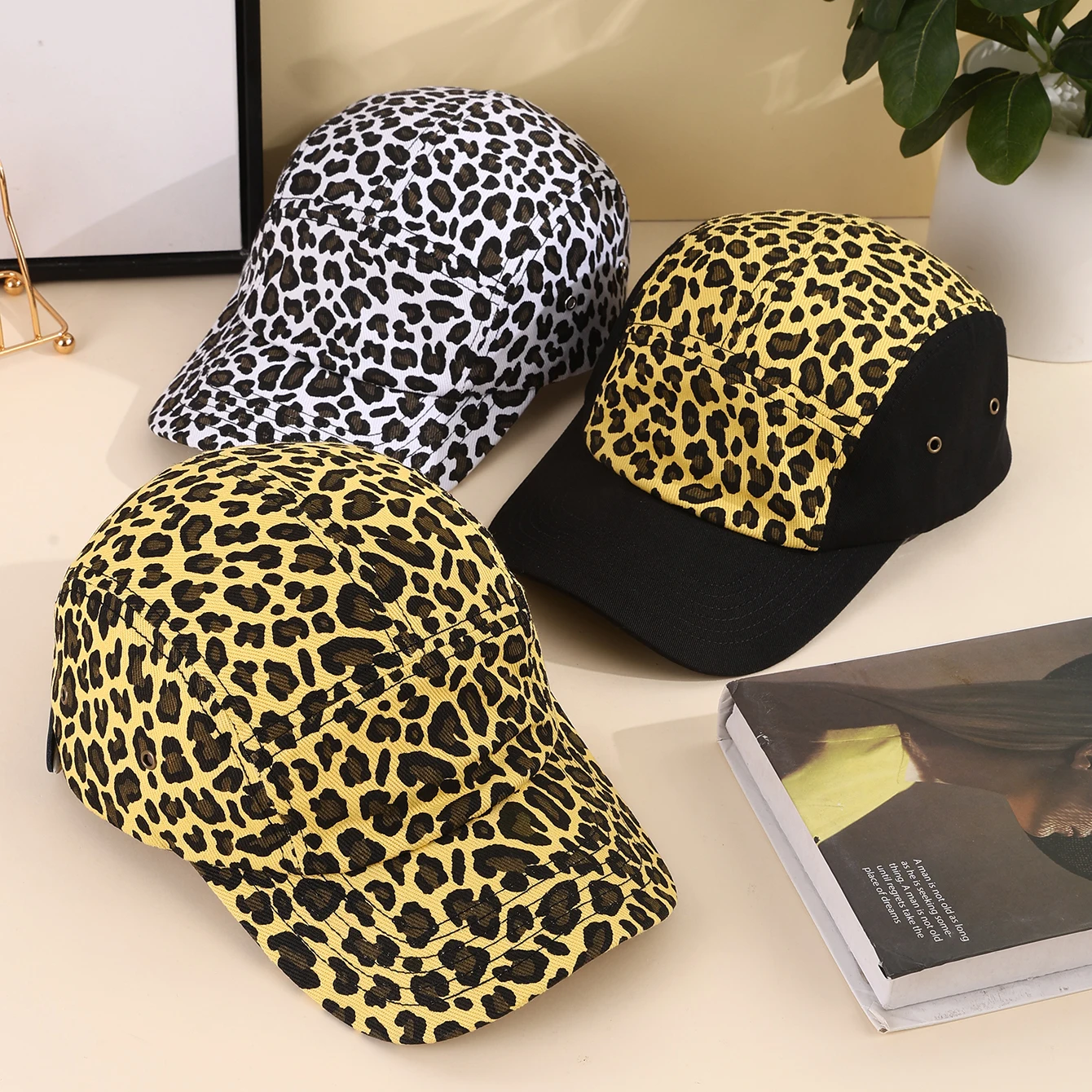 Cross-border vintage British leopard-print patchwork baseball cap side vent cap, Spice personality fashion visor
Cross-border vintage British leopard-print patchwork baseball cap side vent cap, Spice personality fashion visor