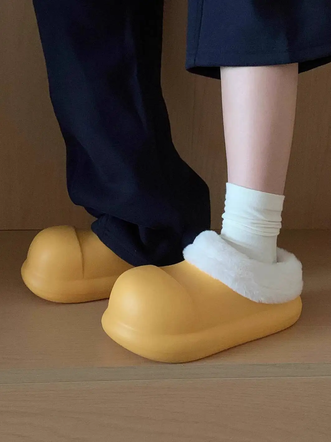 2025 Winter Women's Home Slippers Fleece Waterproof Slippers Thick Sole Slip On Versatile Shoes Indoor Household Slipperes
2025 Winter Women's Home Slippers Fleece Waterproof Slippers Thick Sole Slip On Versatile Shoes Indoor Household Slipperes