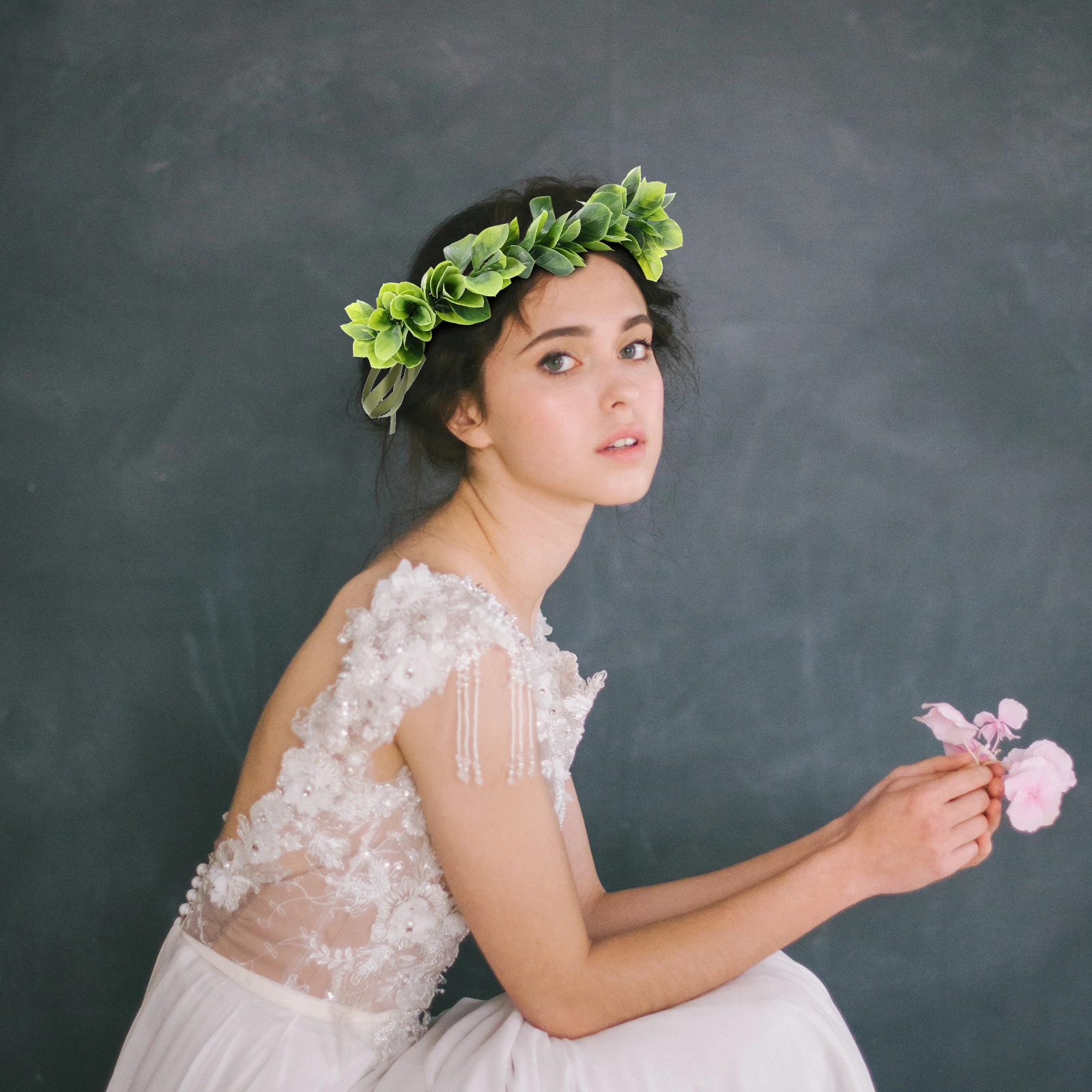 Adjustable Green Leaf Garland Headdress Artificial Wreath Headband For Bride Wedding Party Hair Accessory Lightweight Durable
Adjustable Green Leaf Garland Headdress Artificial Wreath Headband For Bride Wedding Party Hair Accessory Lightweight Durable