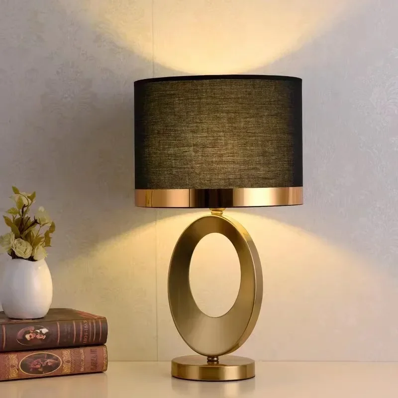 Nordic Light Luxury Desk Lamp Bedroom Living Room Study Creative Simple Modern Retro Decoration Lovely Bedside Lamp
Nordic Light Luxury Desk Lamp Bedroom Living Room Study Creative Simple Modern Retro Decoration Lovely Bedside Lamp