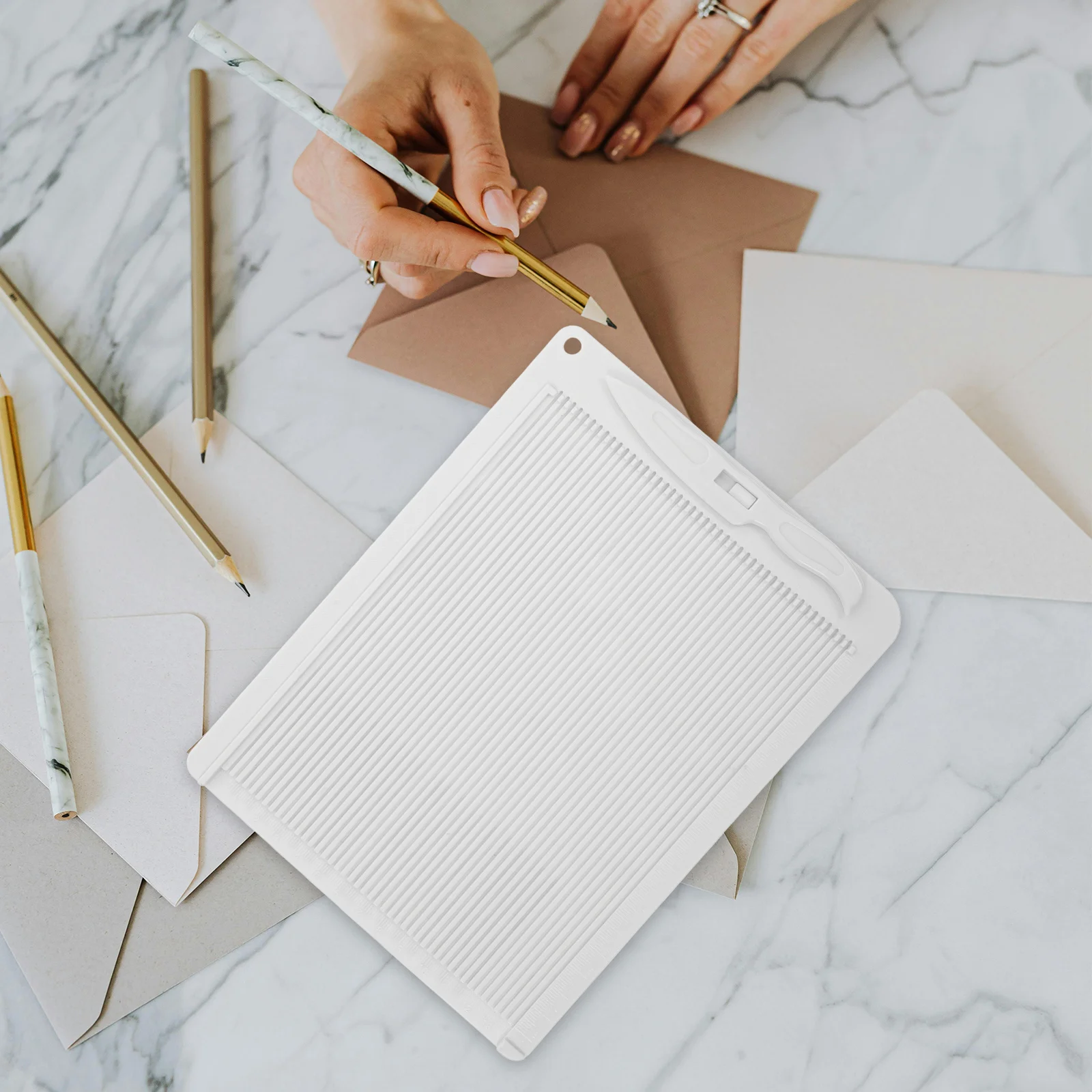 1Set Multi-Use Paper Scoring Tool for DIY Crafts Envelope Maker Guide Board Fine Finish Folding Projects Wear-Resistant Elegant
1Set Multi-Use Paper Scoring Tool for DIY Crafts Envelope Maker Guide Board Fine Finish Folding Projects Wear-Resistant Elegant