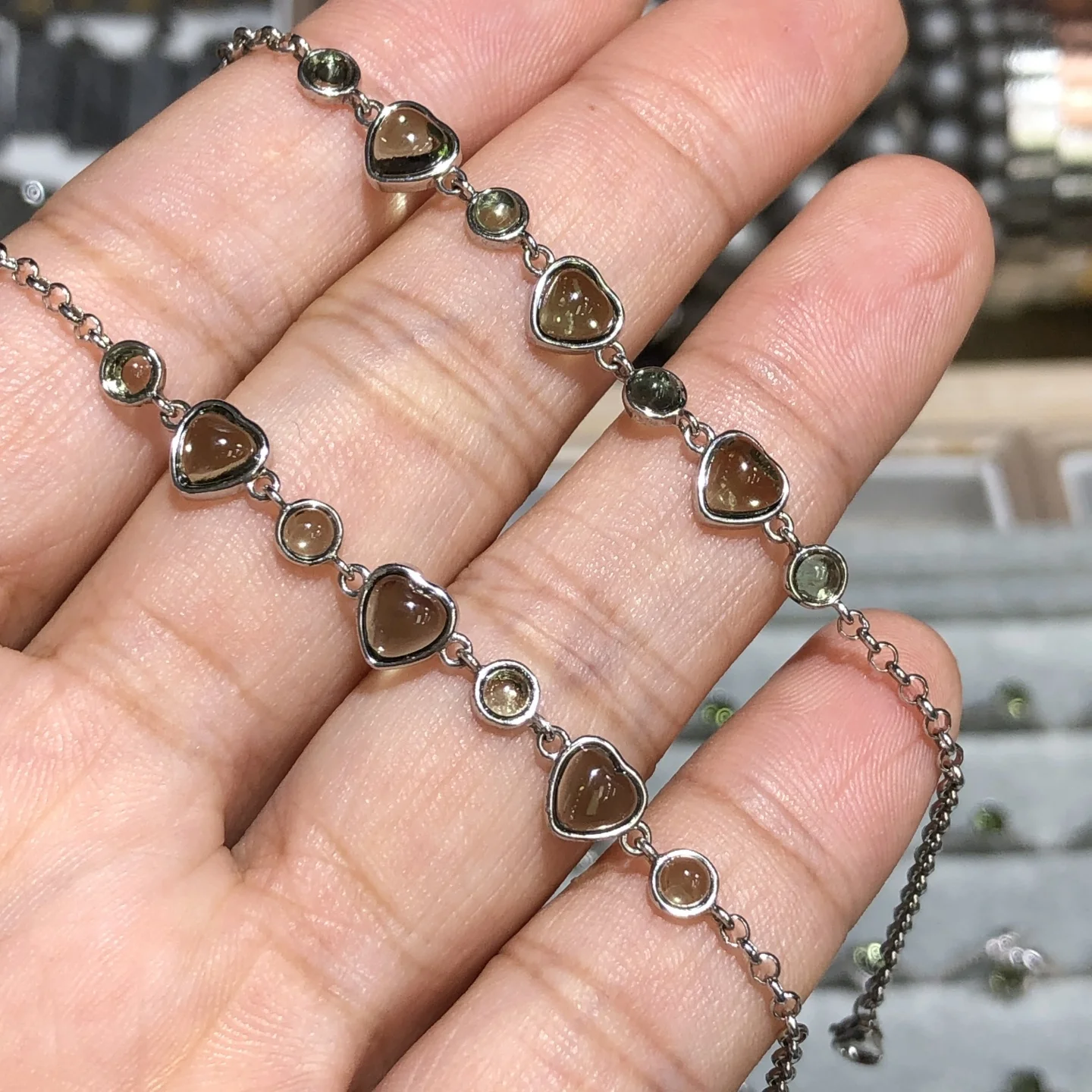 1 Pc Fengbaowu Natural Moldavite Heart Bracelet 925 Sterling Silver Reiki Healing Stone Jewelry Gift Men Women
1 Pc Fengbaowu Natural Moldavite Heart Bracelet 925 Sterling Silver Reiki Healing Stone Jewelry Gift Men Women