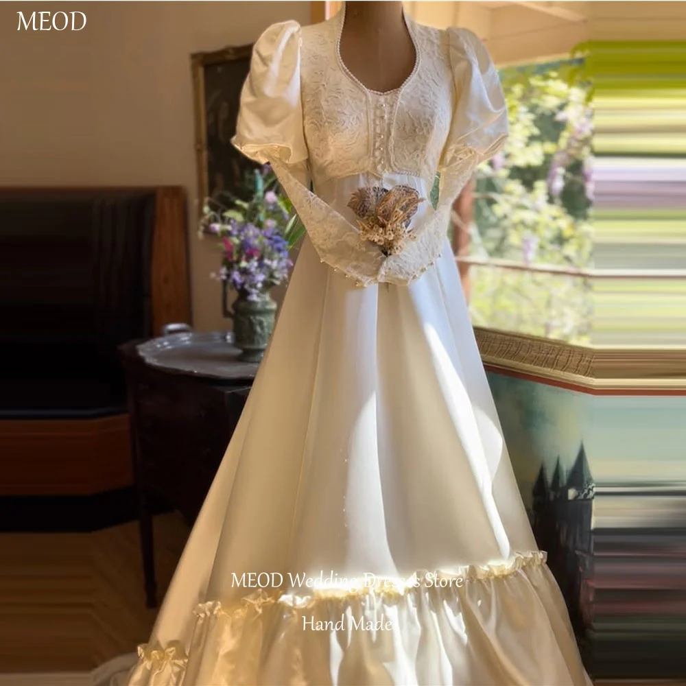 MEOD Formal Satin Wedding Dresses Bride Long Sleeves A Line High Neck Vestidos De Novia Lace Pearls Floor Length Gown Customized
MEOD Formal Satin Wedding Dresses Bride Long Sleeves A Line High Neck Vestidos De Novia Lace Pearls Floor Length Gown Customized