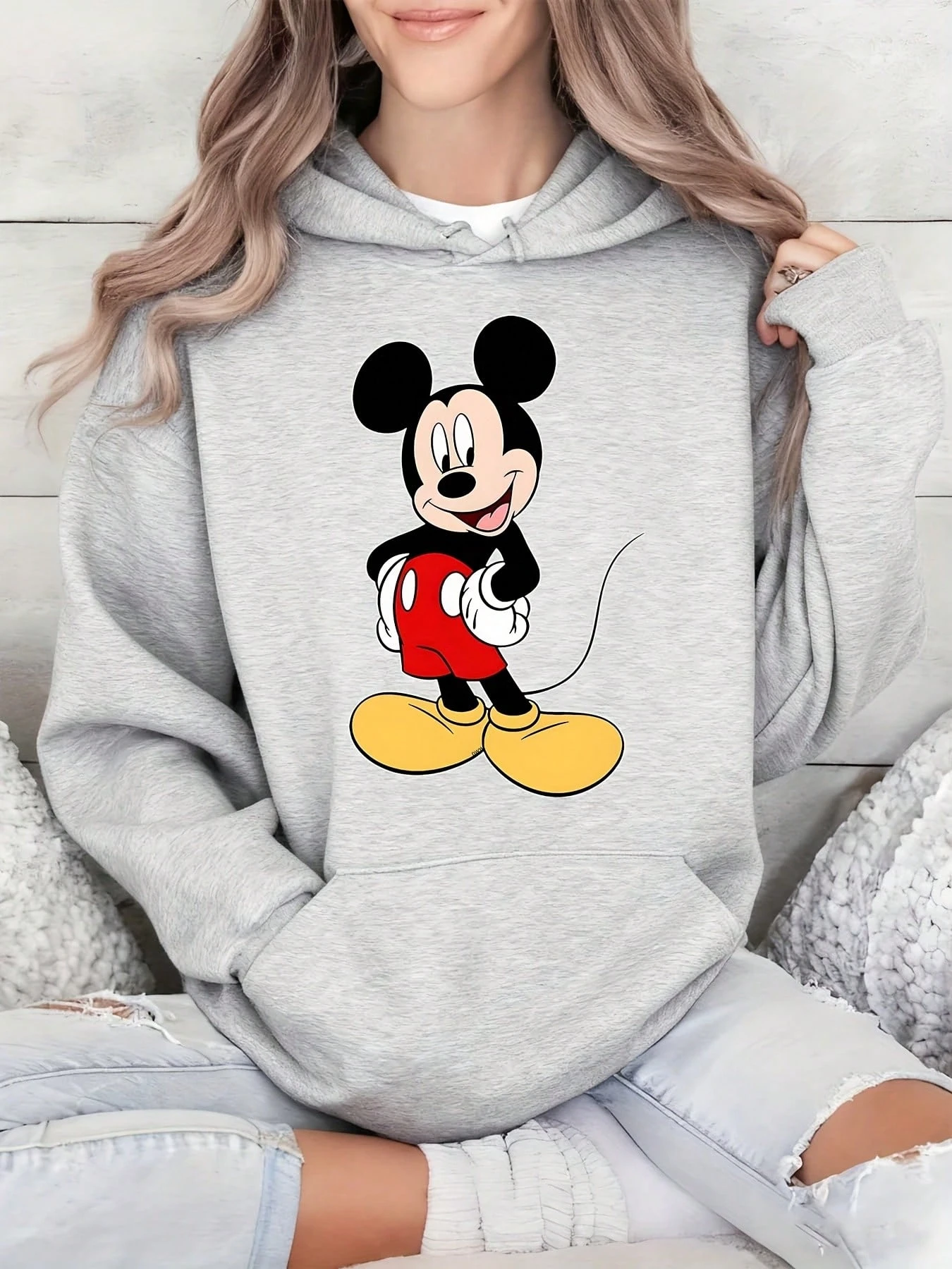 Женская толстовка с Микки Маусом Disney, осенне-зимняя флисовая толстовка унисекс с капюшоном, повседневная уличная толстовка для любого случая
Женская толстовка с Микки Маусом Disney, осенне-зимняя флисовая толстовка унисекс с капюшоном, повседневная уличная толстовка для любого случая