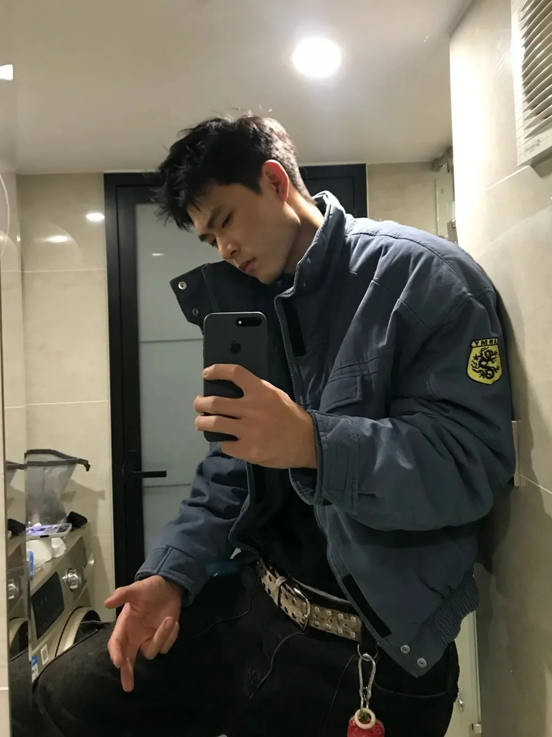 Мужская куртка-бомбер из хлопка в стиле ретро, теплая, однотонная, с воротником, в американском винтажном стиле
Мужская куртка-бомбер из хлопка в стиле ретро, теплая, однотонная, с воротником, в американском винтажном стиле