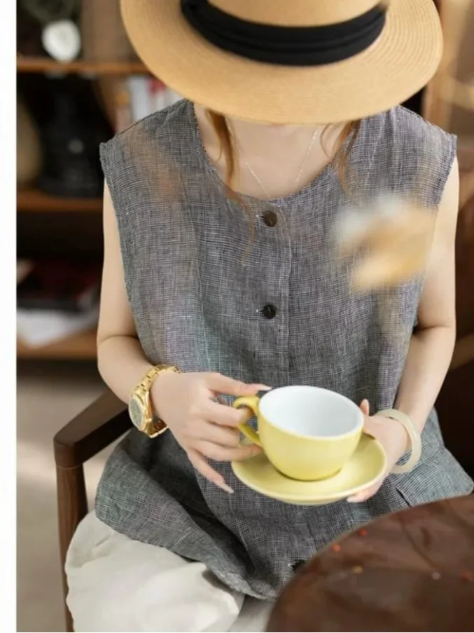 2026 Summer New Plaid Vest Brand Elegant Casual Outerwear Vintage Simple Top Women's Fashion Loose Fit round Neck Single Button
2026 Summer New Plaid Vest Brand Elegant Casual Outerwear Vintage Simple Top Women's Fashion Loose Fit round Neck Single Button