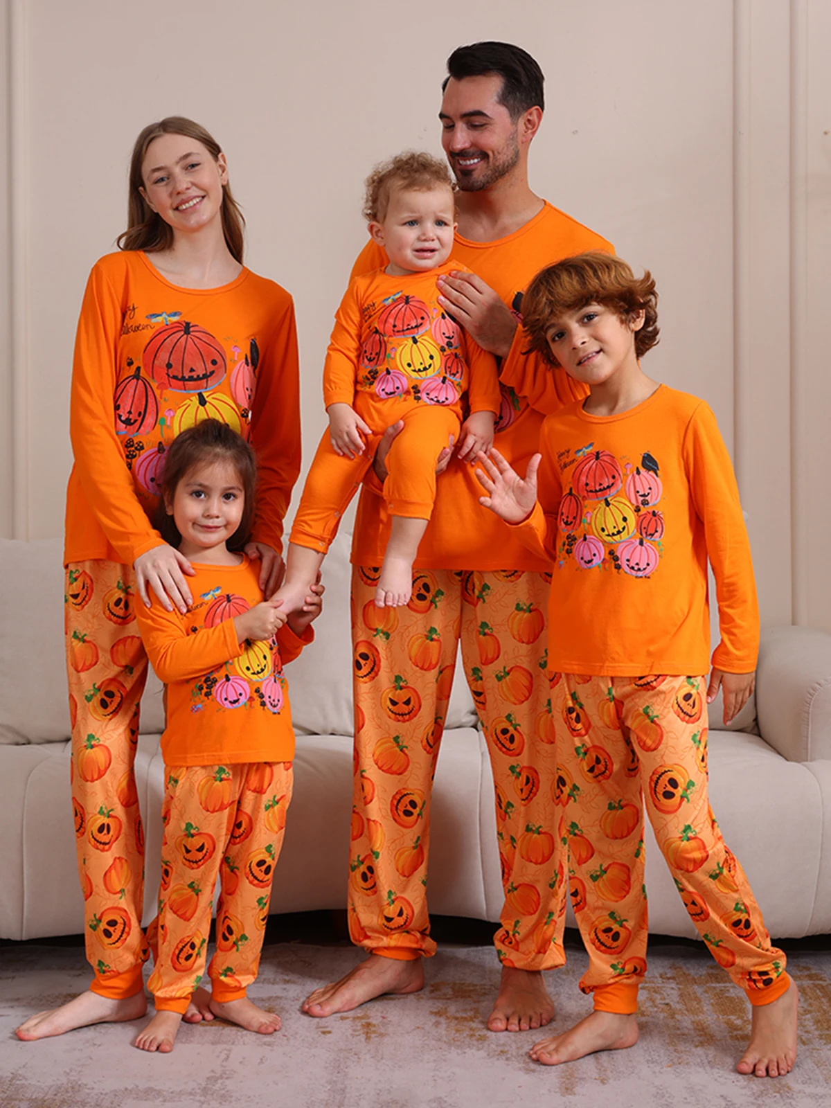 2024 Europe and the United States new Halloween party mom, dad, children family crew neck long sleeve pants suit
2024 Europe and the United States new Halloween party mom, dad, children family crew neck long sleeve pants suit