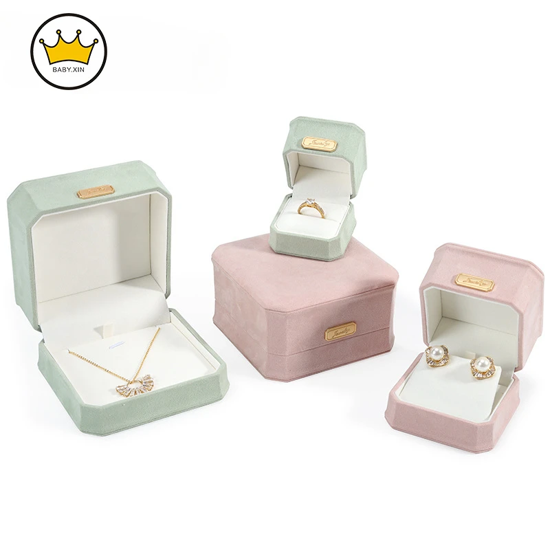 Velvet Jewelry Display Box for Necklace Bracelet Rings Pendants Photo Live Streaming Prop Elegant Gift Packaging
Velvet Jewelry Display Box for Necklace Bracelet Rings Pendants Photo Live Streaming Prop Elegant Gift Packaging