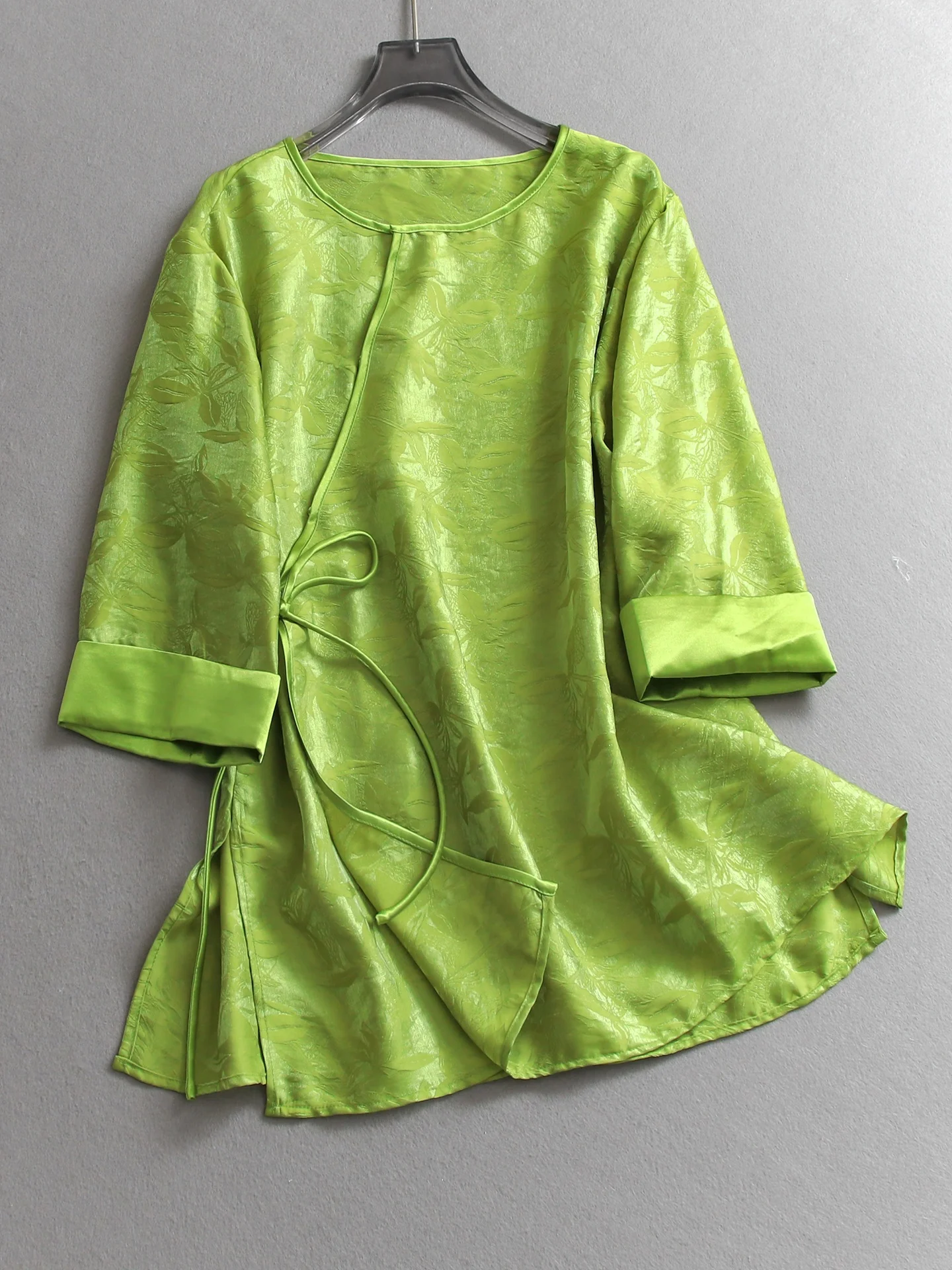 New Chinese Style Embroidered Loose Women's Shirt round Neck Sleeveless Slimming Tea Costume Traditional Hanfu Open Cardigan
New Chinese Style Embroidered Loose Women's Shirt round Neck Sleeveless Slimming Tea Costume Traditional Hanfu Open Cardigan