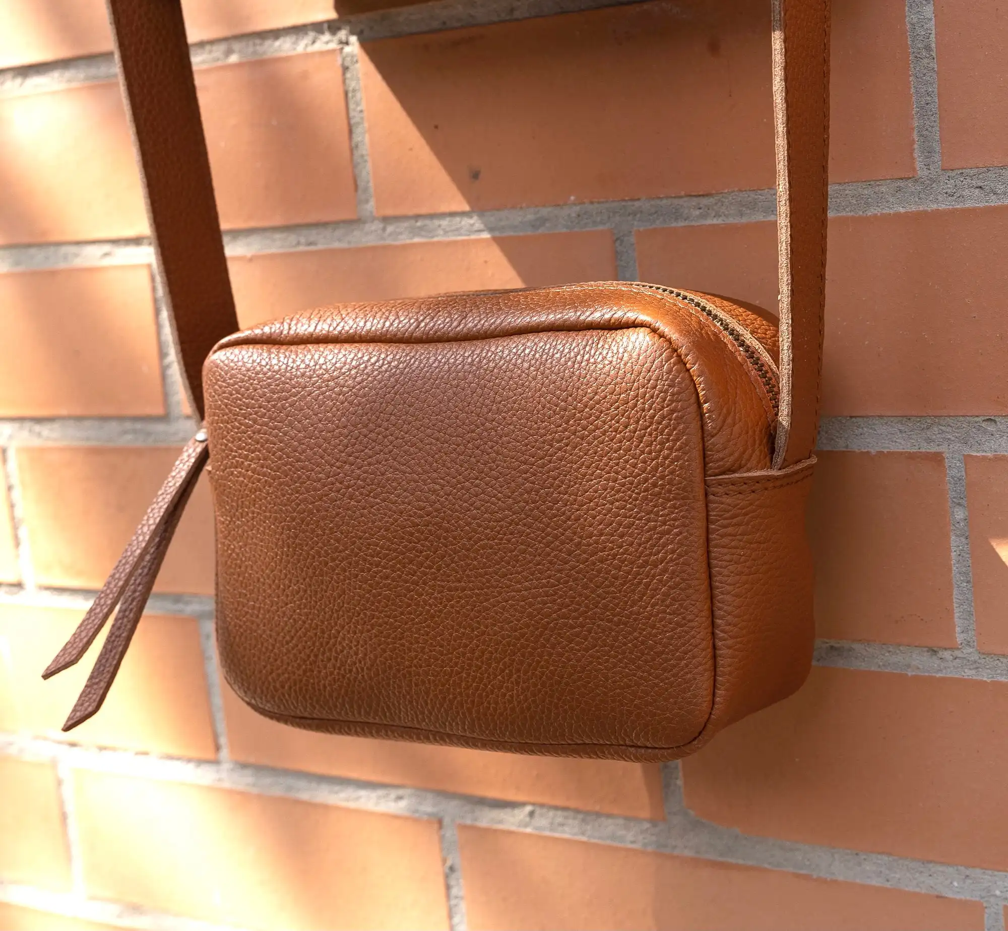 Premium NGGU Handmade Leather Shoulder Bag | Women’s Crossbody Bucket Bag | Elegant Design
Premium NGGU Handmade Leather Shoulder Bag | Women’s Crossbody Bucket Bag | Elegant Design