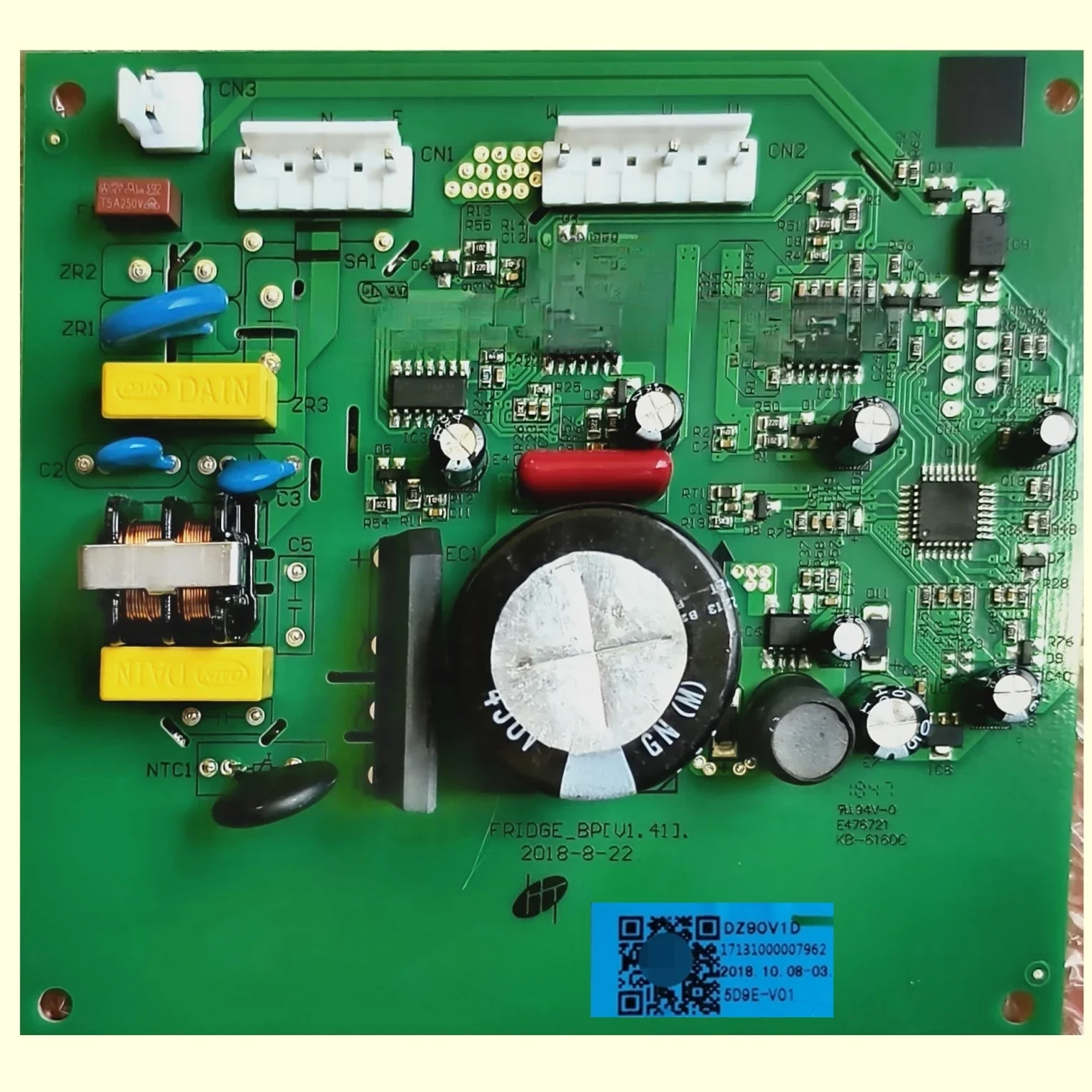 Плата драйвера компрессора DZ90V1D подходит для платы преобразования частоты холодильника Midea, компьютерная плата 17131000007962
Плата драйвера компрессора DZ90V1D подходит для платы преобразования частоты холодильника Midea, компьютерная плата 17131000007962