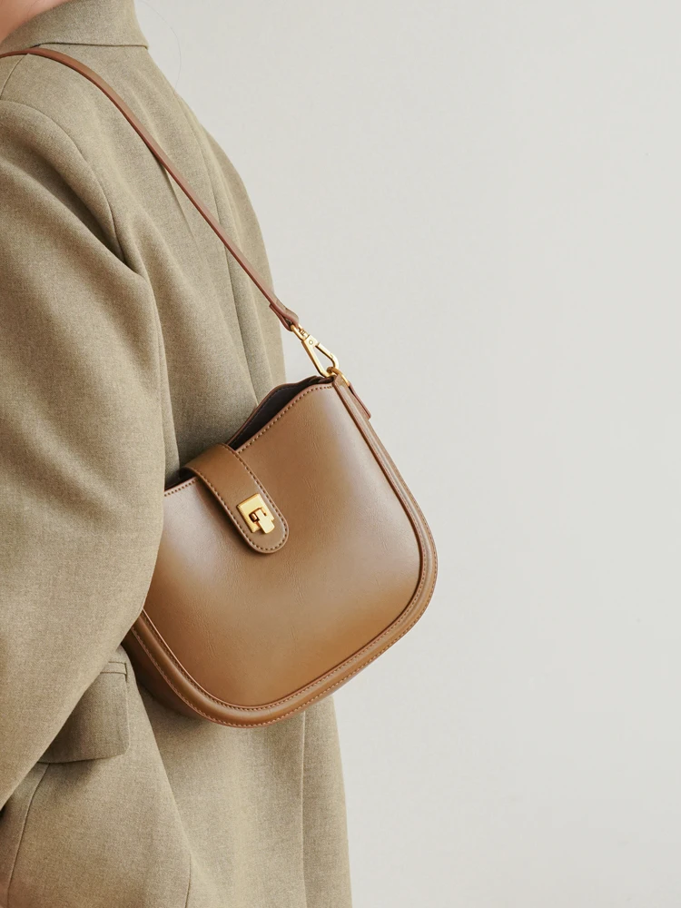 Large Capacity Commuter Saddlebag Women's 2026 New High-End Trendy Underarm Bag Versatile Single Shoulder Crossbody Bag
Large Capacity Commuter Saddlebag Women's 2026 New High-End Trendy Underarm Bag Versatile Single Shoulder Crossbody Bag
