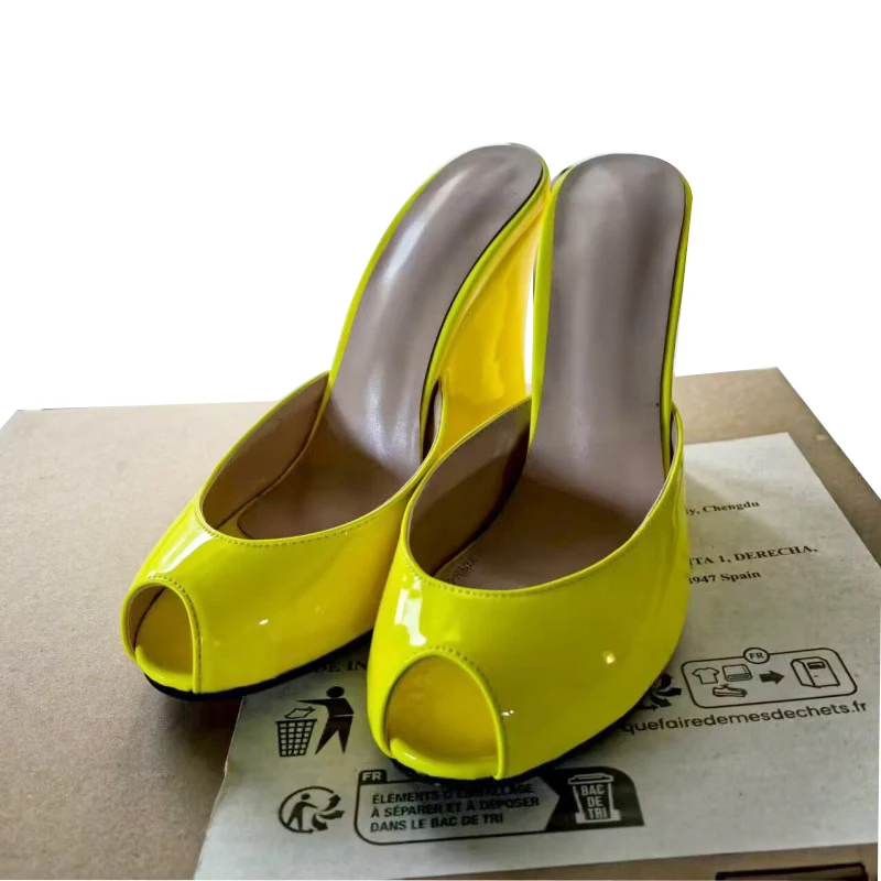 DIZHUANG Сексуальные женские тапочки на высоком каблуке. Высота каблука около 11 см. Желтые лакированные тапочки. Тапочки на танкетке. 34-46
DIZHUANG Сексуальные женские тапочки на высоком каблуке. Высота каблука около 11 см. Желтые лакированные тапочки. Тапочки на танкетке. 34-46