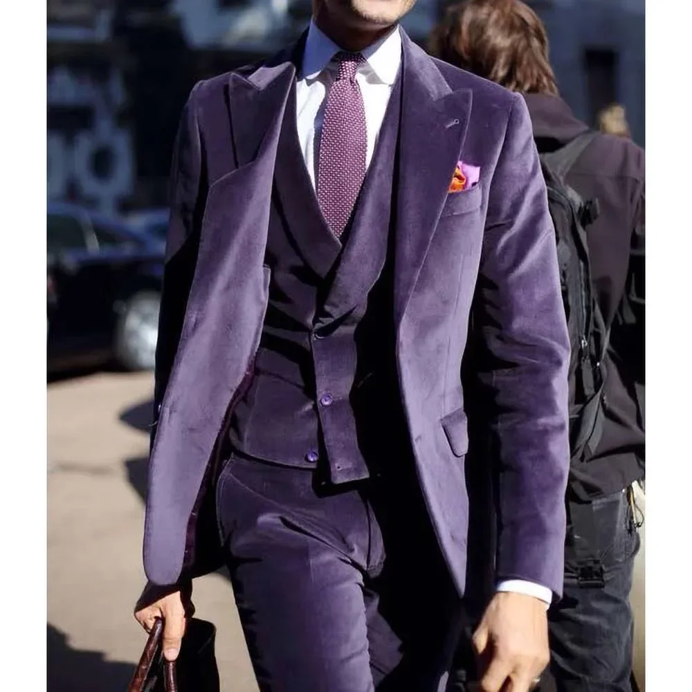 Purple Velvet Men Suits Blazer Single Breasted Peak Lapel 3 Piece Jacket Pants Vest Vintage Full Set Evening Party Clothing
Purple Velvet Men Suits Blazer Single Breasted Peak Lapel 3 Piece Jacket Pants Vest Vintage Full Set Evening Party Clothing